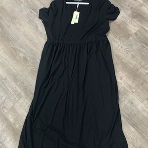 Black floorlength maxi dress